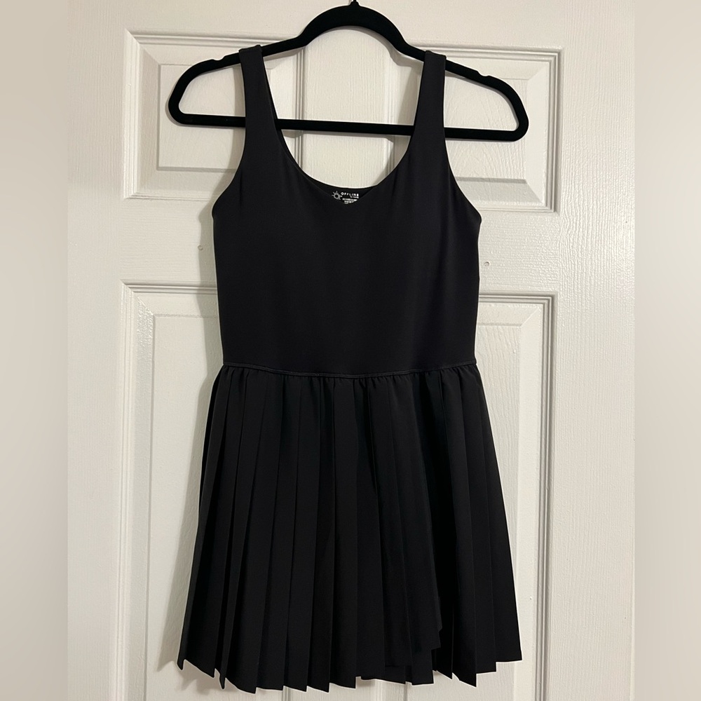 NWT Offline by Aerie Black V-Neck Pleated Skirt Athletic Dress